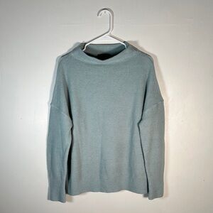Ann Taylor Blue Knit Sweater Long Sleeve Cozy Classic Pullover Size M Minimalist